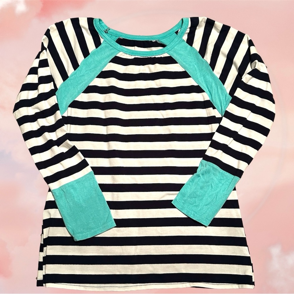 Boutique Me Navy & White w/ Aqua Trim LS Top; Medium; EUC worn once